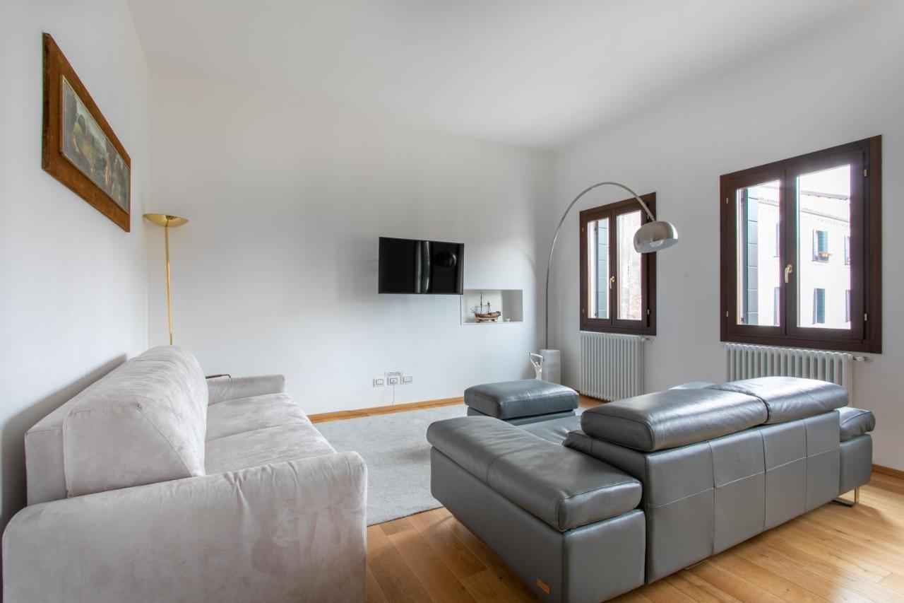 Residenza Pomponi Deluxe Apartment Венеция Екстериор снимка