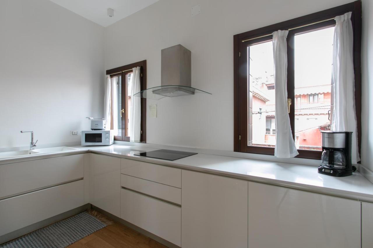Residenza Pomponi Deluxe Apartment Венеция Екстериор снимка
