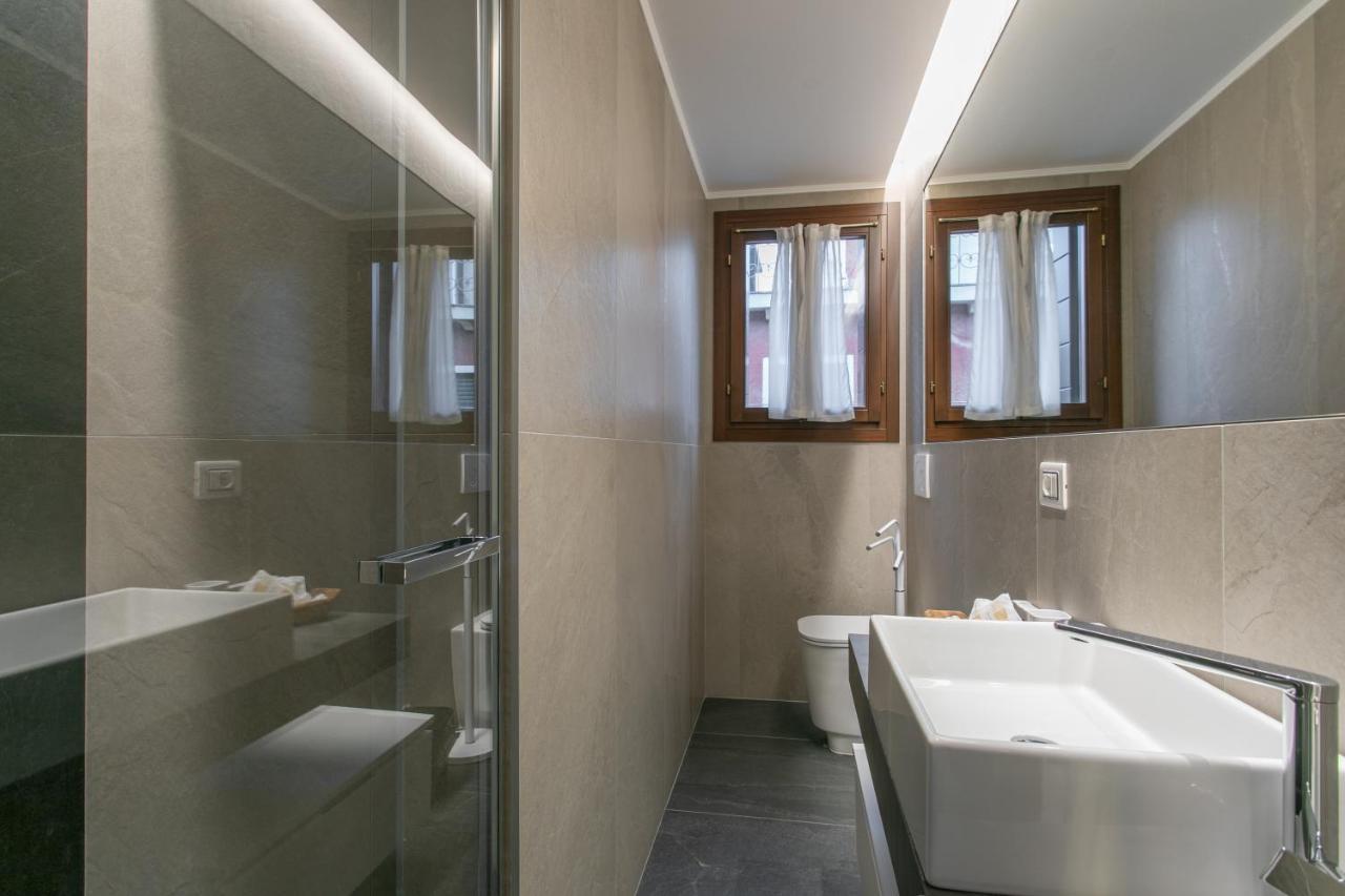 Residenza Pomponi Deluxe Apartment Венеция Екстериор снимка