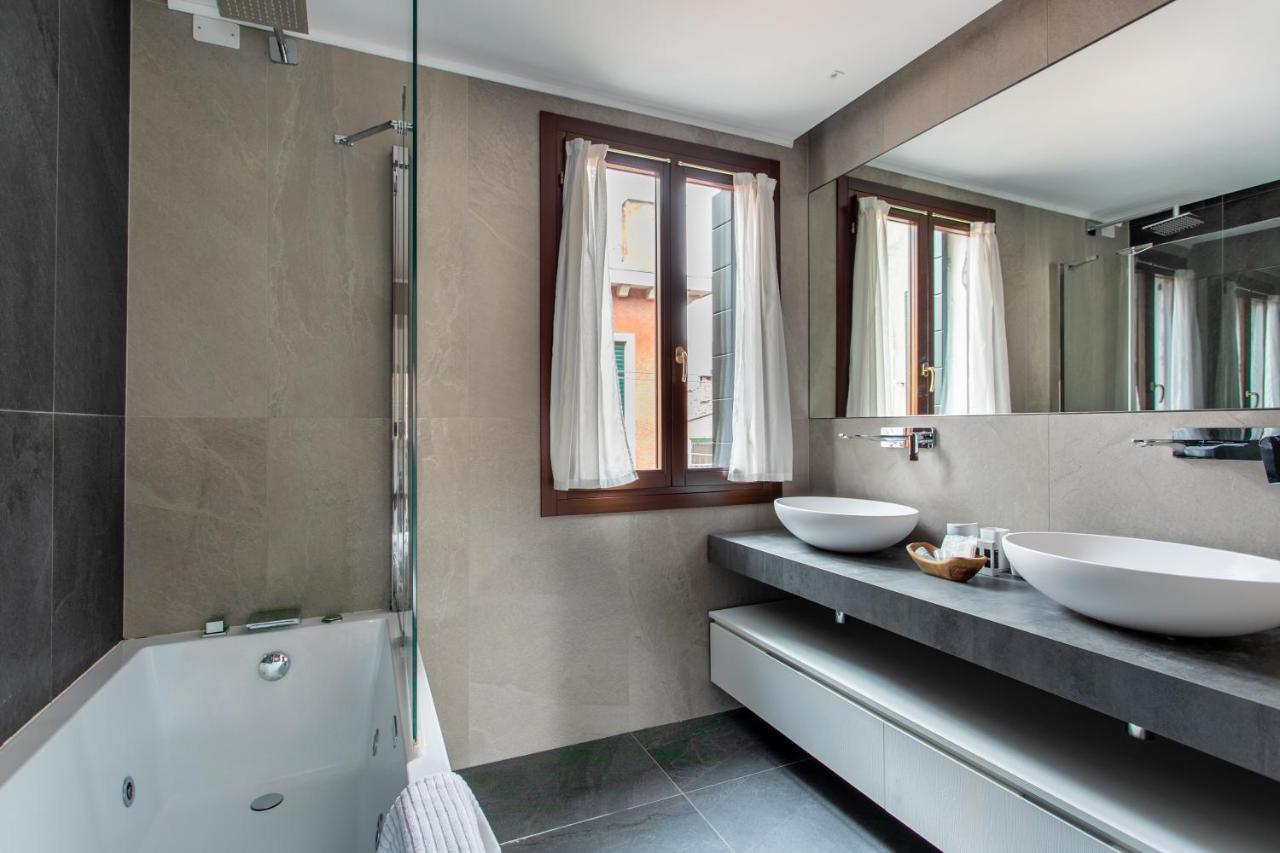 Residenza Pomponi Deluxe Apartment Венеция Екстериор снимка