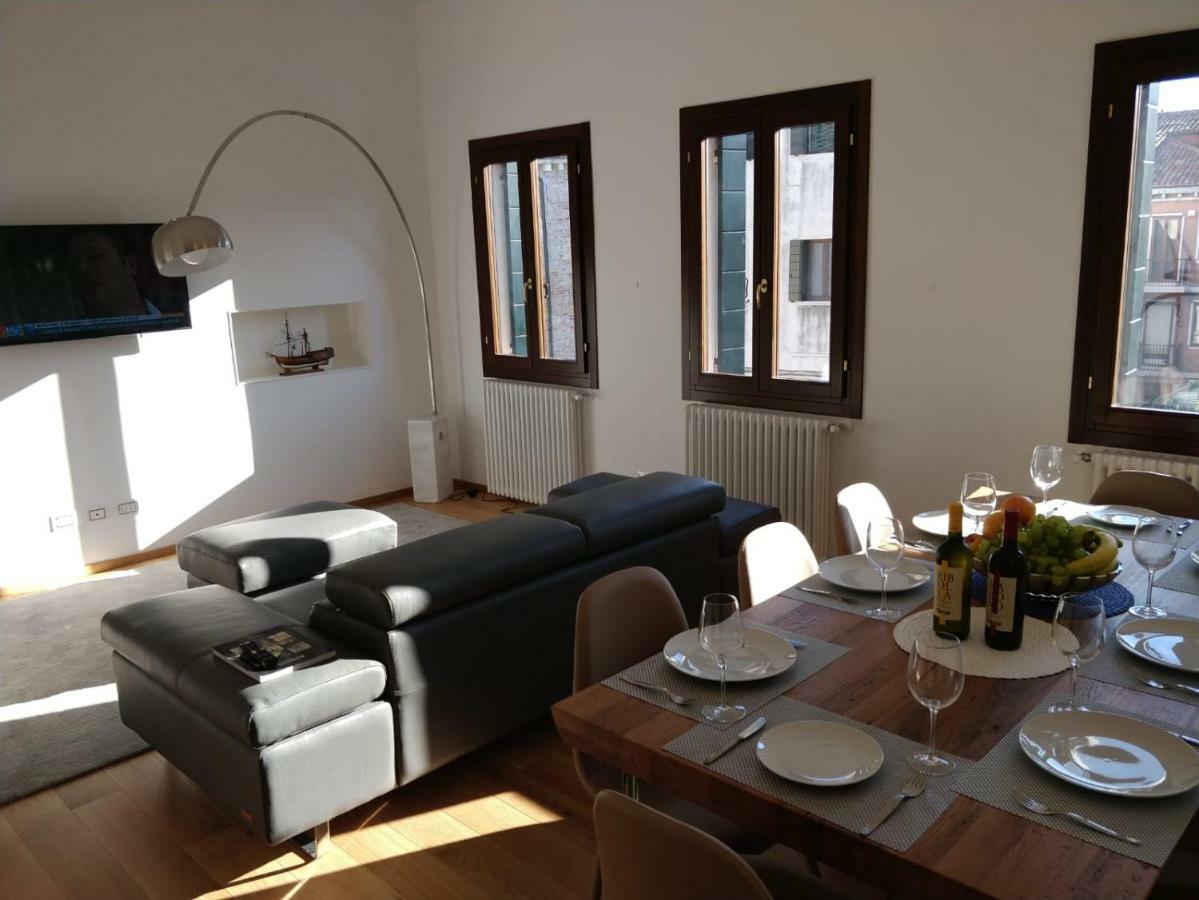 Residenza Pomponi Deluxe Apartment Венеция Екстериор снимка