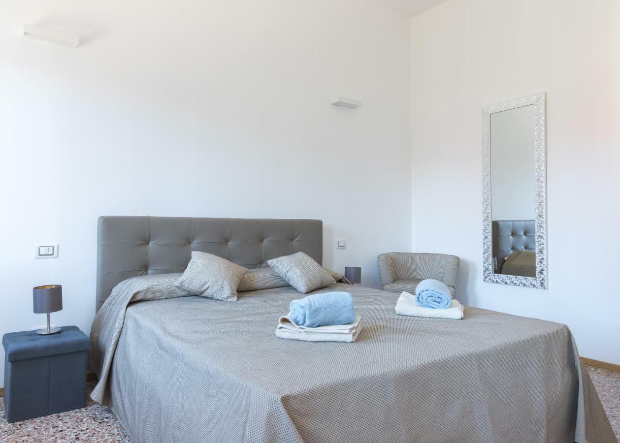 Residenza Pomponi Deluxe Apartment Венеция Екстериор снимка