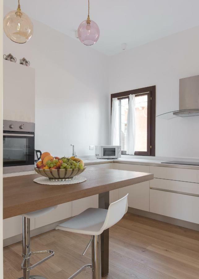 Residenza Pomponi Deluxe Apartment Венеция Екстериор снимка