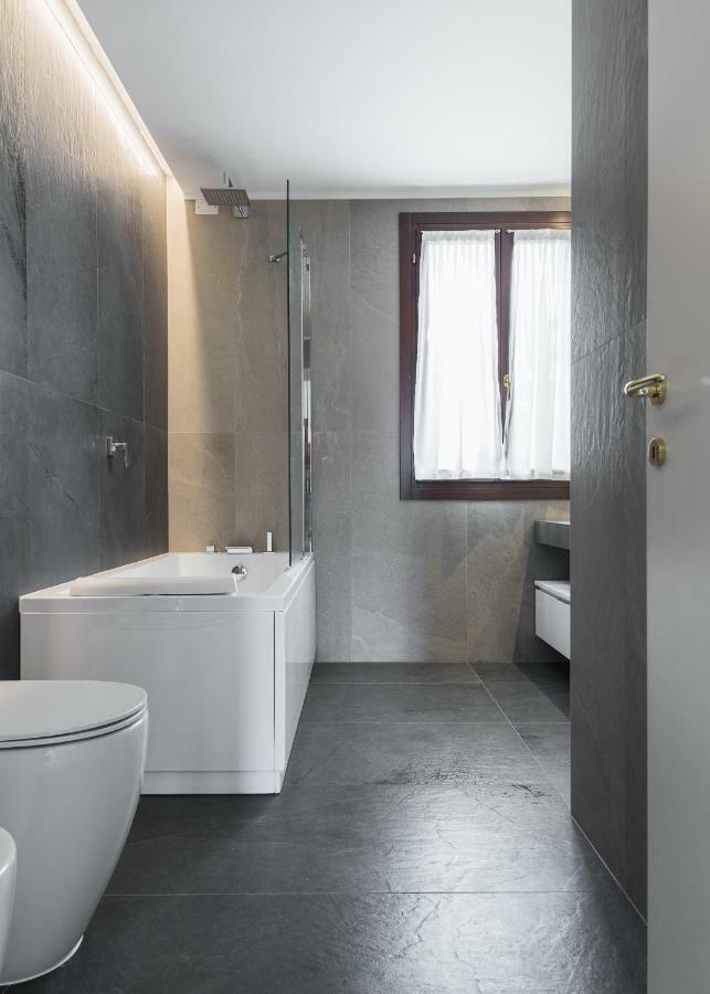 Residenza Pomponi Deluxe Apartment Венеция Екстериор снимка