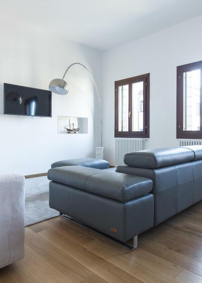 Residenza Pomponi Deluxe Apartment Венеция Екстериор снимка